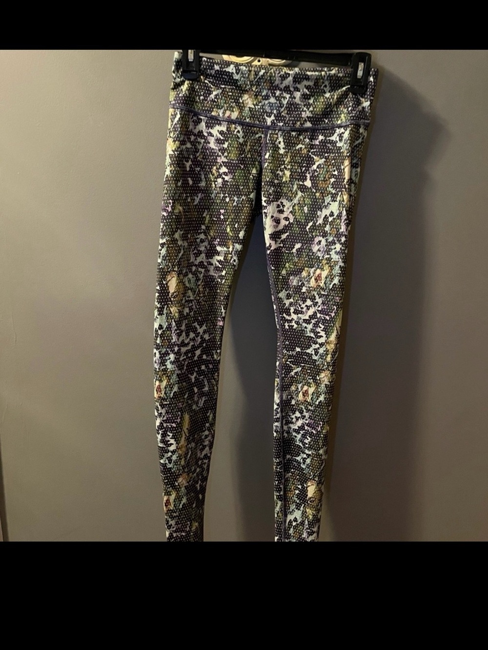 Printed Stretch Leggings in Black, Green & White